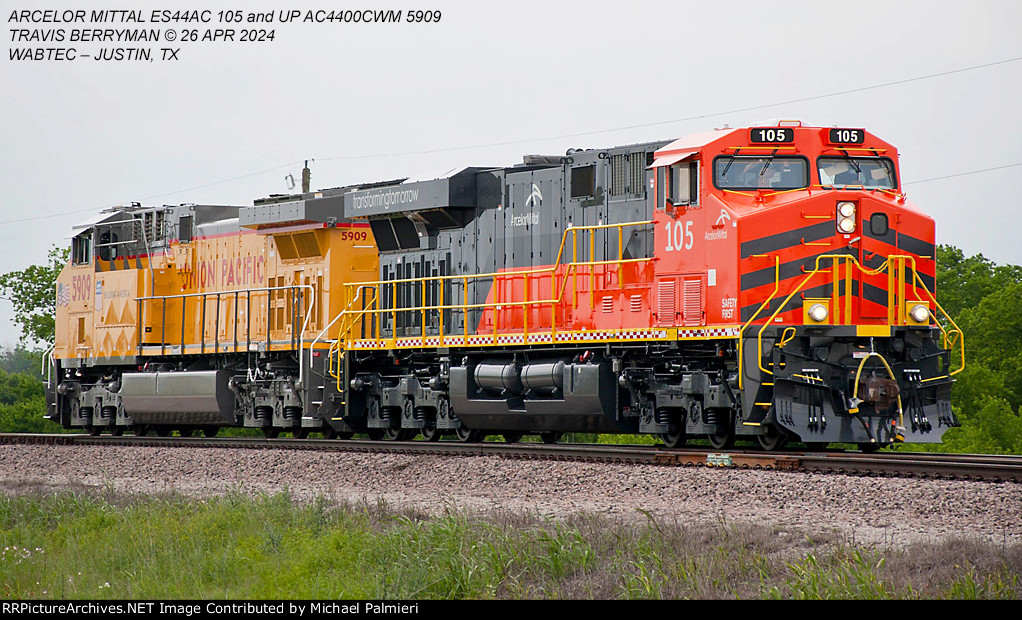 ArcelorMittal ES44AC 105 and Union Pacific 5909